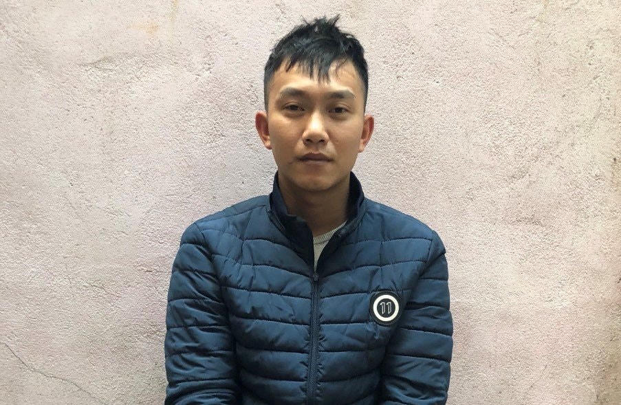 Đối tượng Long tại cơ quan công an.