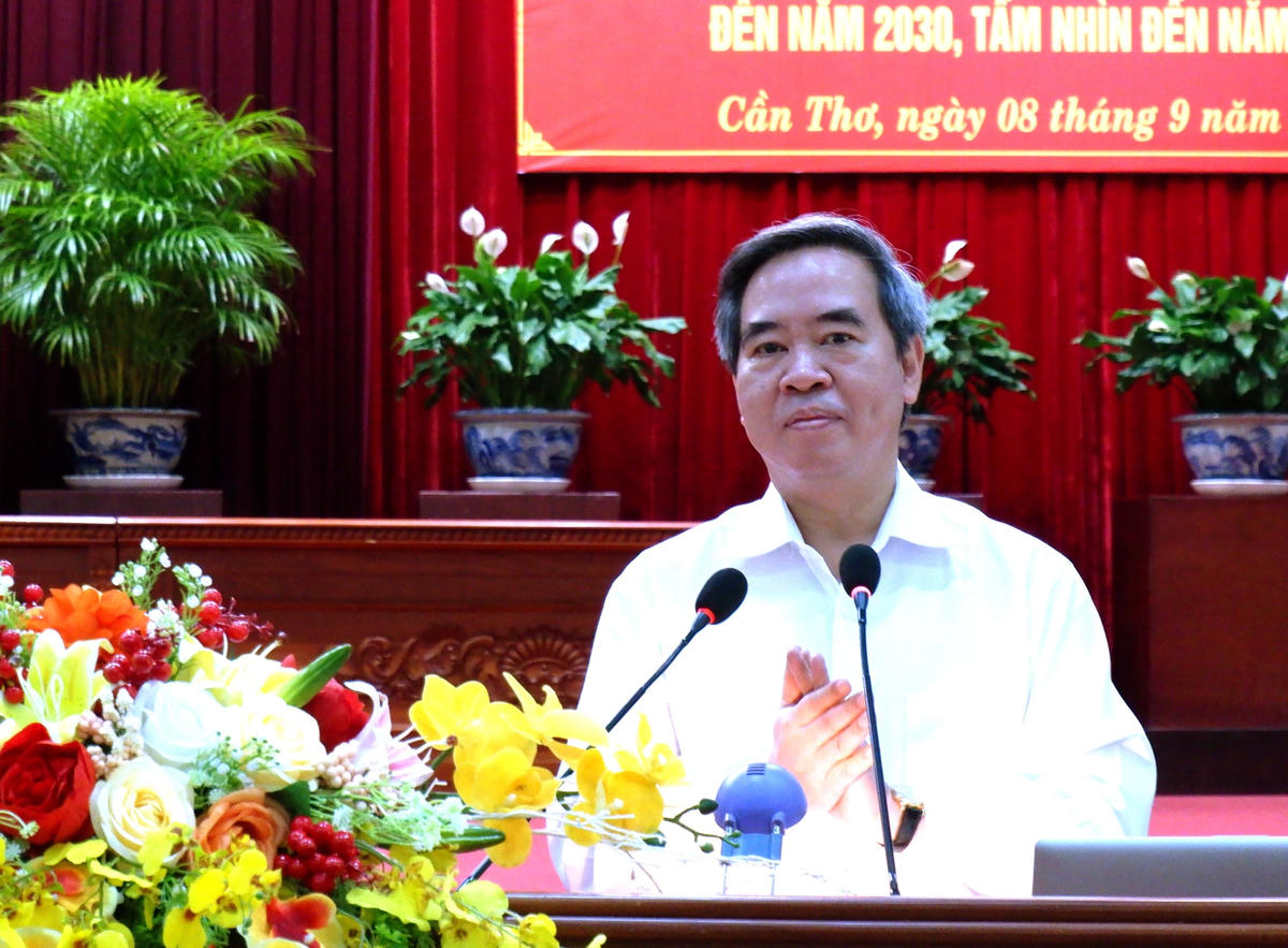 Ông Nguyễn Văn Bình phát biểu chỉ đạo tại hội nghị .