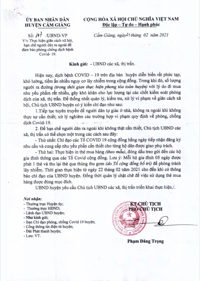 UBND huyện ra văn bản thực hiện phát phiếu đi mua hàng.