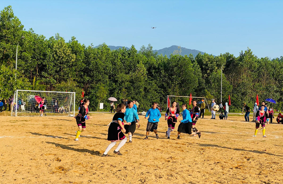 Trận đấu bóng đá nữ là hoạt động nổi bật nhất trong Ngày Hội Văn hóa, Thể thao và Du lịch các dân tộc xã Hải Sơn lần thứ 2 năm 2021.