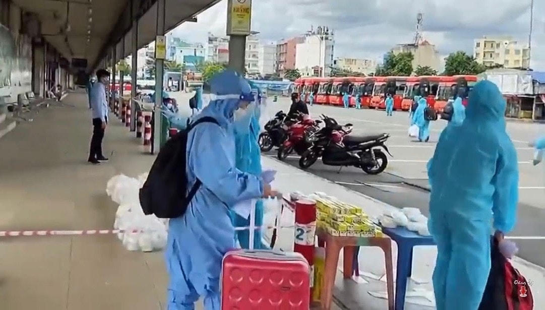 Phú Yên đã tổ chức đón gần 10.000 công dân từ TP Hồ Chí Minh và các tỉnh phía nam về quê an toàn.