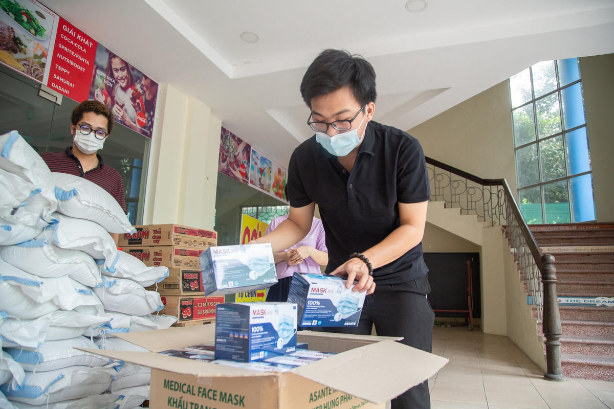 Đại diện của "Ngân hàng thực phẩm" này cũng bày tỏ mong muốn sẽ nhận được sự ủng hộ và đồng hành của nhiều nhà hảo tâm cùng các mạnh thường quân để tổ thức thêm nhiều hoạt động ý nghĩa, hỗ trợ thêm được nhiều những hoàn cảnh khó khăn. 