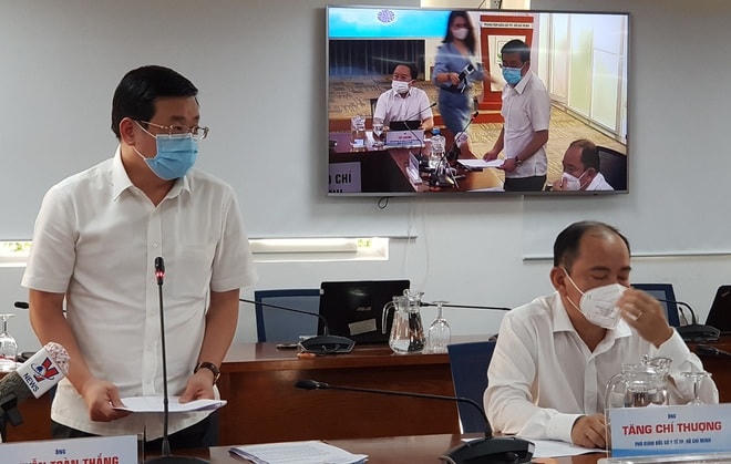 Ông Nguyễn Toàn Thắng, Giám đốc Sở Tài nguyên Môi trường cung cấp thông tin tại buổi họp báo.