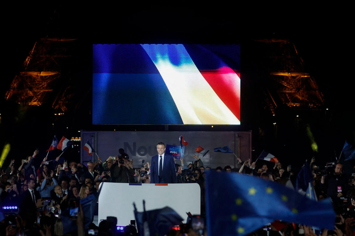 Tổng thống Pháp Emmanuel Macron phát biểu sau khi giành chiến thắng. Ảnh: Reuters.