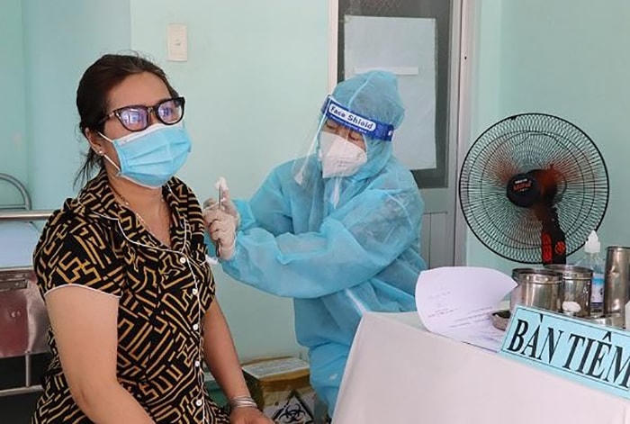 Người dân điểm nóng Long Điền được tiêm vaccine phòng Covid-19. Ảnh: Báo BR-VT.