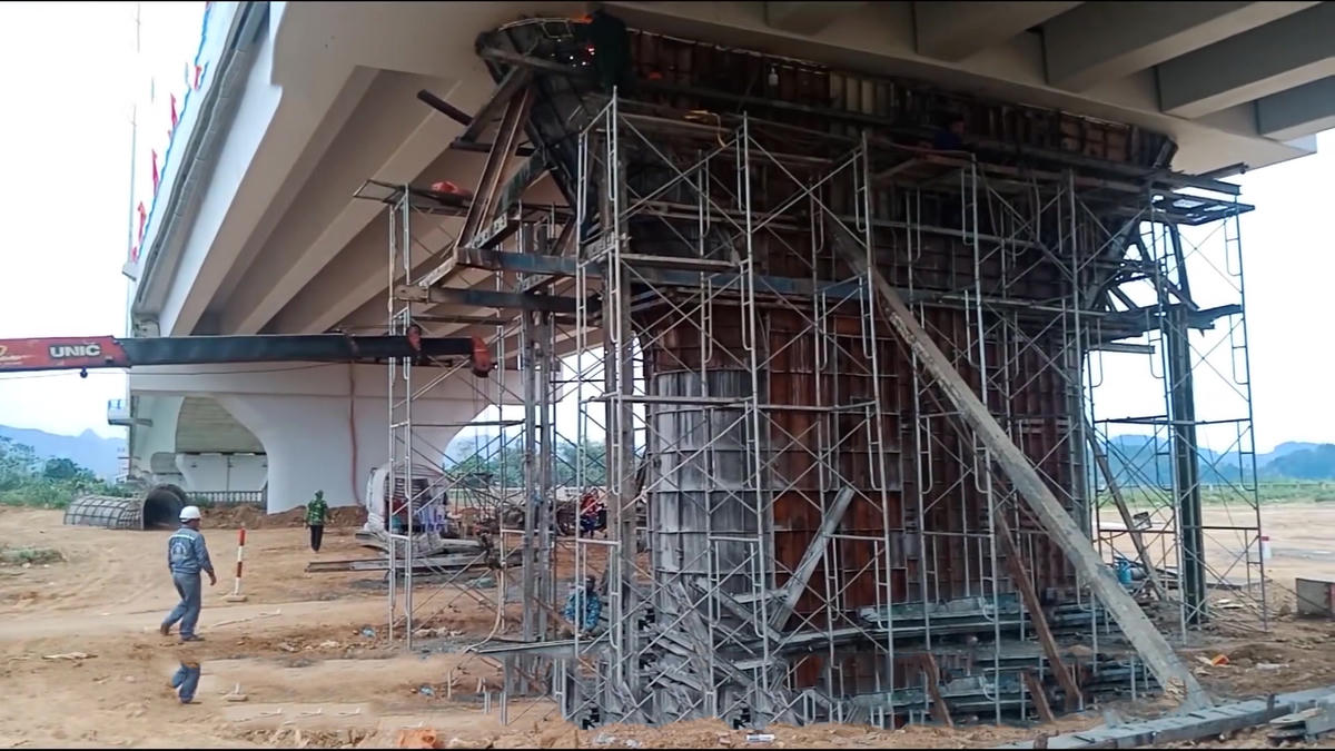 Cây cầu sau khi được xử lý sự cố.