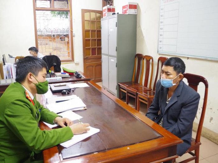 Ngô Đức Dũng tại cơ quan điều tra. Ảnh: Công an huyện Can Lộc.