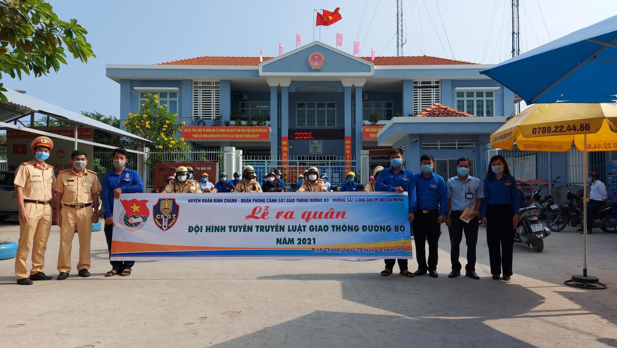 Quang cảnh tại buổi lễ ra quan tuyên truyền