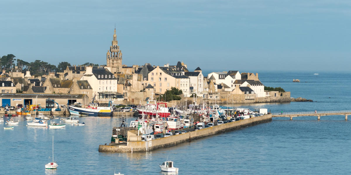 Roscoff nổi tiếng là một thị trấn cảng lâu đời tại Pháp. Ảnh: CNN