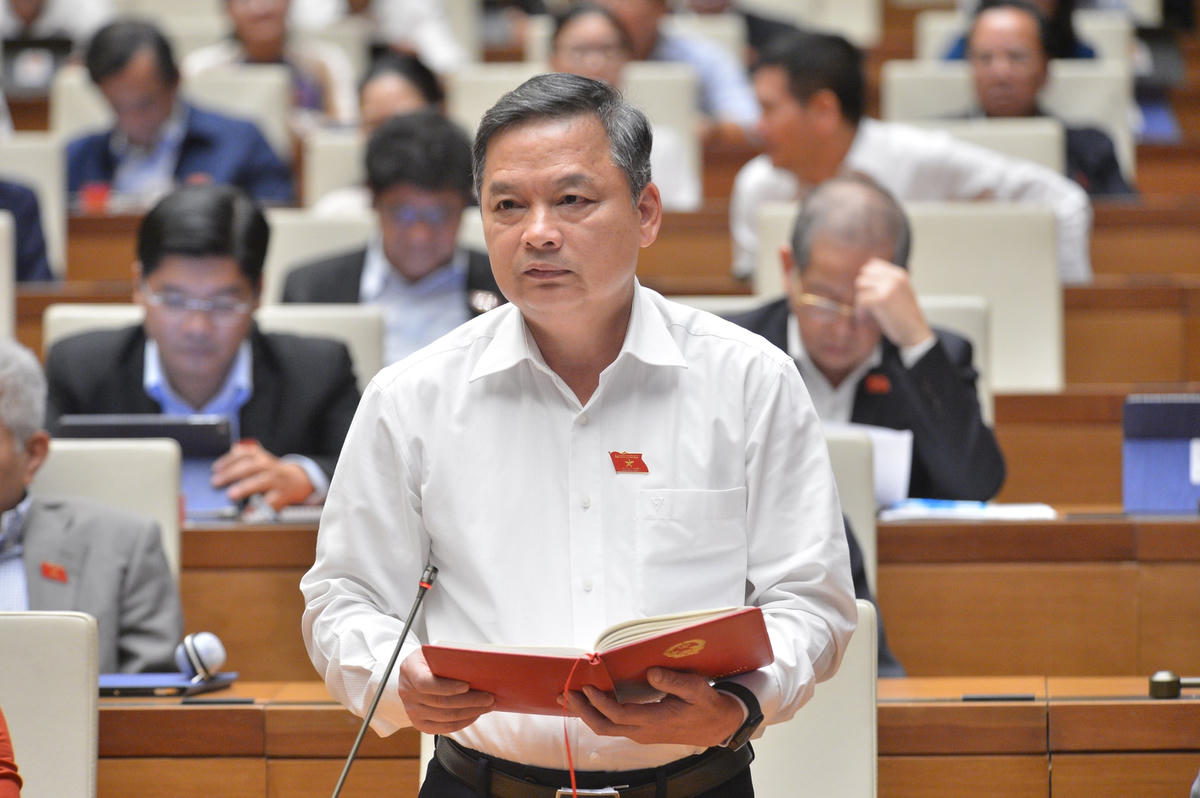 ĐB Dương Văn Thống (đoàn Yên Bái). Ảnh: Quang Vinh.