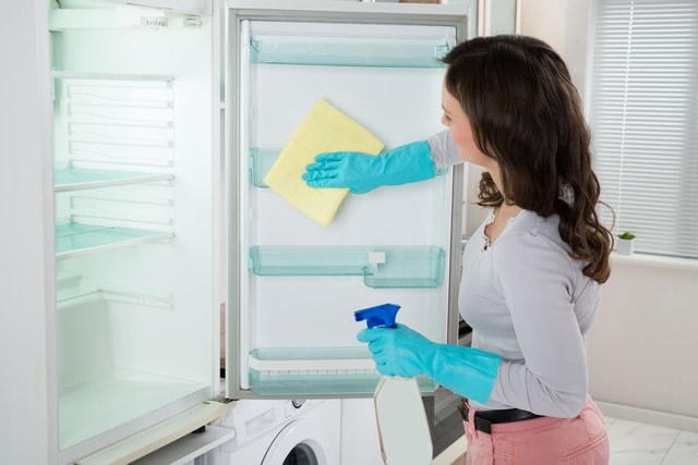 Tủ lạnh bốc mùi khó chịu, dân mạng thi nhau hiến ‘trăm phương ngàn kế’