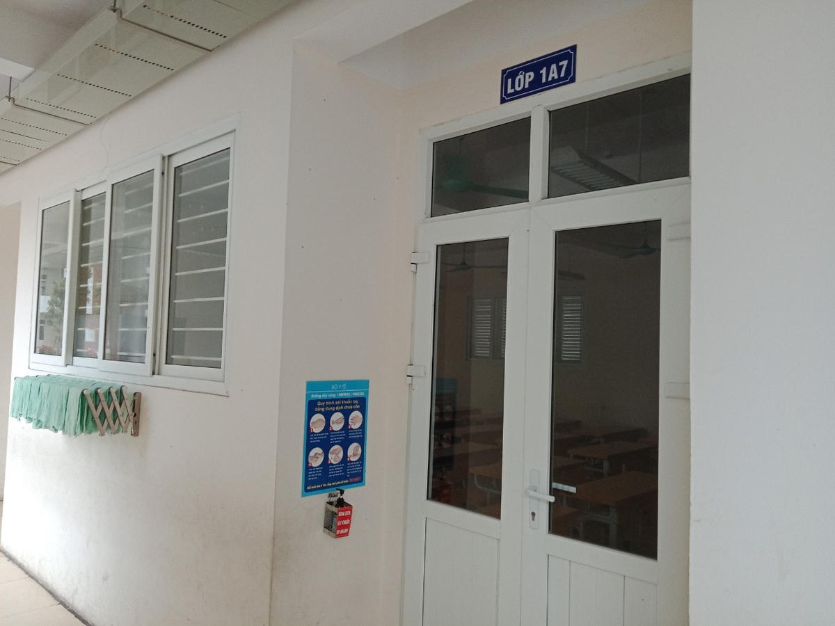 Hà Nội: Vệ sinh, khử khuẩn trường lớp trước ngày học sinh đi học