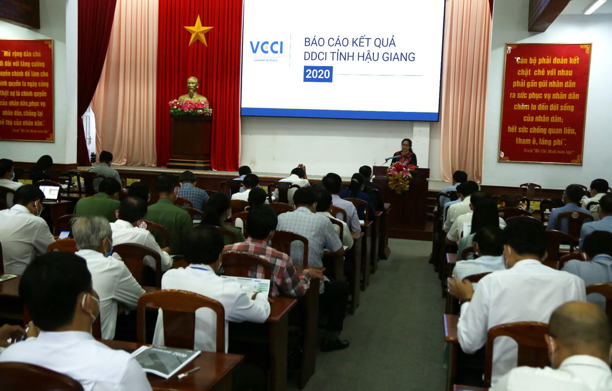 Quang cảnh hội nghị công bố chỉ số năng lực cạnh tranh cấp sở, ngành, huyện, thị của tỉnh Hậu Giang trong năm 2020.