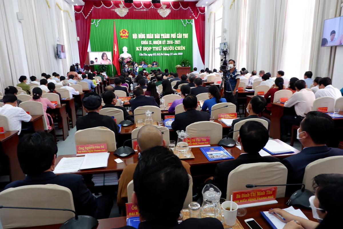 Toàn cảnh buổi chất vấn