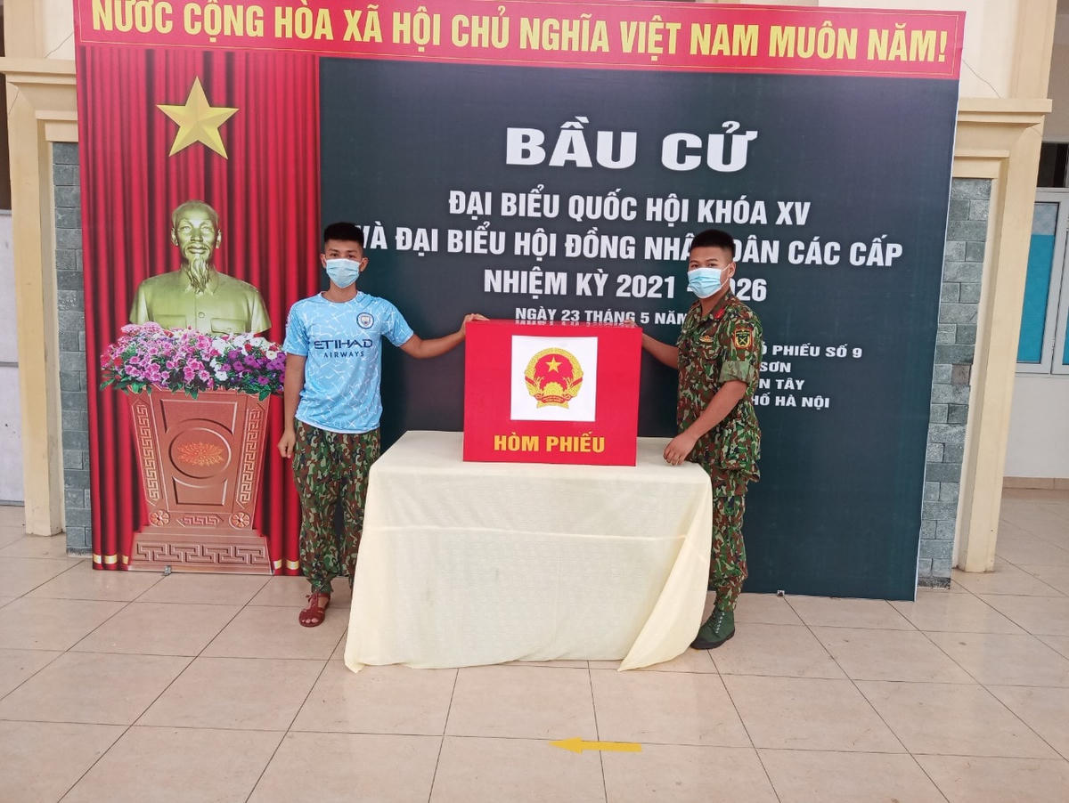 Mọi công tác bỏ phiếu trong khu cách ly được hoàn thiện từ rất sớm. Ảnh: Đại uý Lê Đức Thiện.