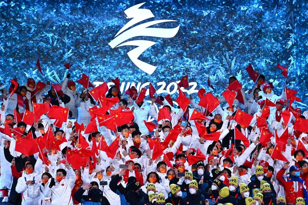 Đoàn thể thao Trung Quốc diễu hành tại lễ bế mạc Olympic mùa Đông Bắc Kinh 2022, Trung Quốc, ngày 20/2/2022. (Ảnh: AFP/ TTXVN).