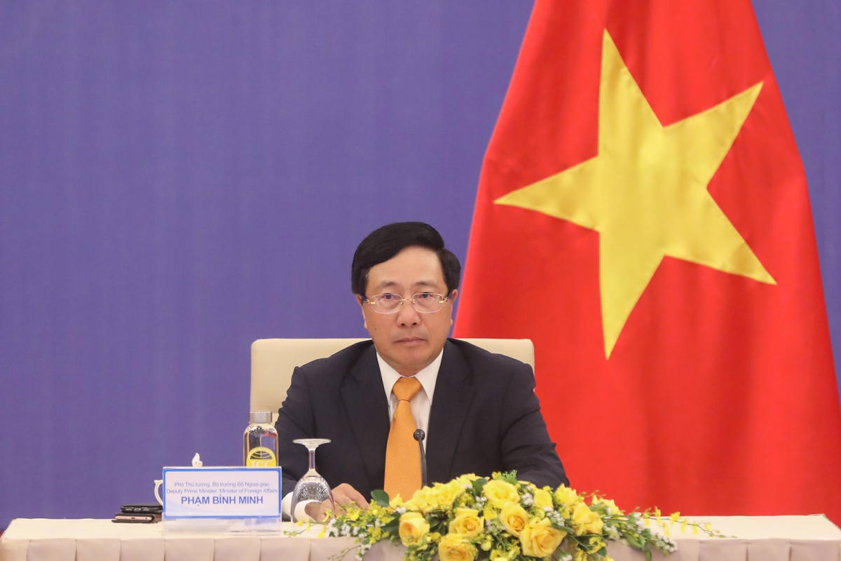 Phó Thủ tướng, Bộ trưởng Ngoại giao Phạm Bình Minh phát biểu tại cuộc họp. Ảnh: Quang Vinh.