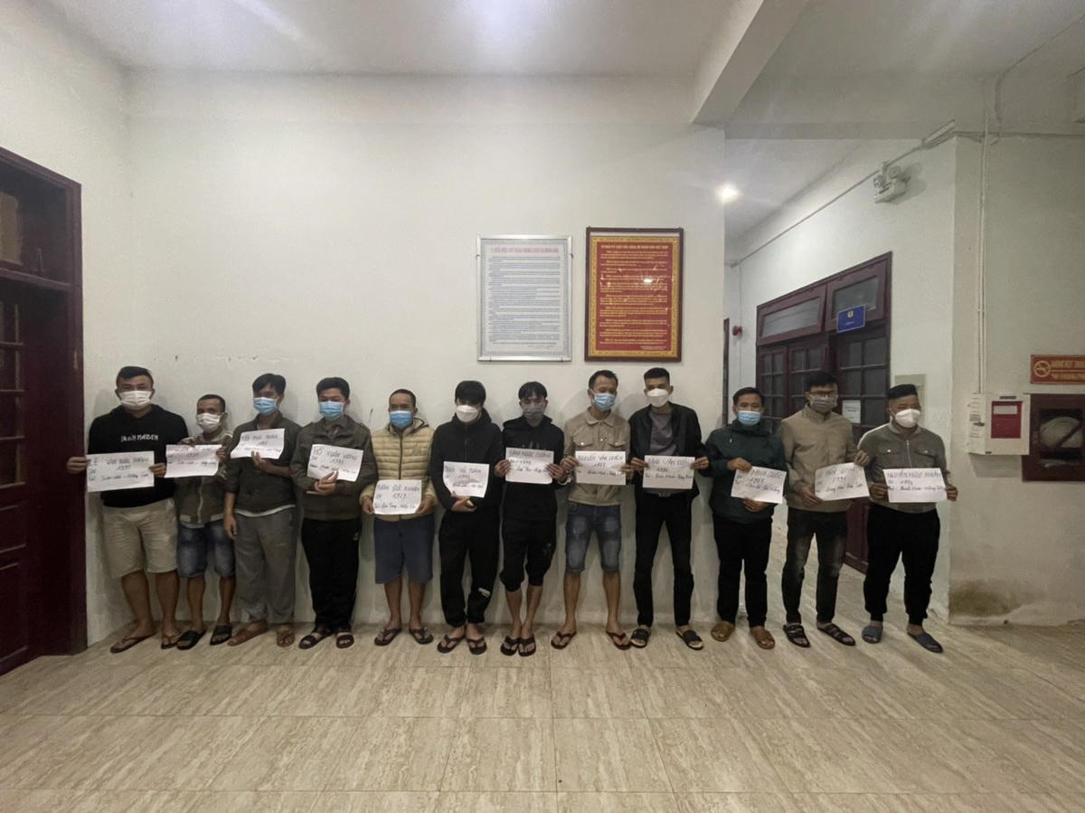 Các đối tượng tại cơ quan Công an.