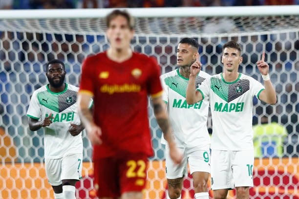 Scamacca gỡ hòa cho Sassuolo