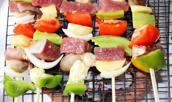 Bí quyết ướp món thịt xiên nướng thơm ngon đậm đà