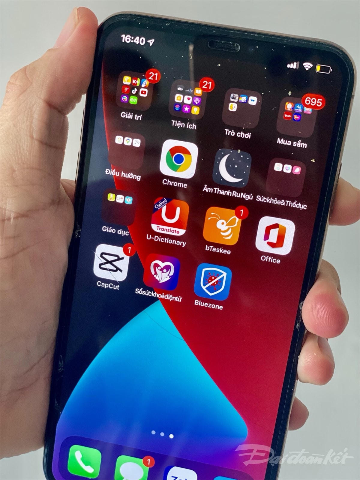 Bluezone là một ứng dụng tiếp xúc gần được người dân cài đặt nhiều trên điện thoại thông minh.