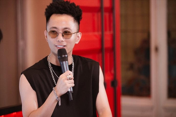 Ngược lại, Rhymastic lại có hành động gây mất điểm khi chưa có sự phản ứng tinh tế trước dư luận. 