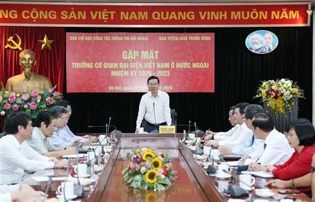 Trưởng ban Tuyên giáo TW gặp mặt Trưởng đại diện Việt Nam ở nước ngoài