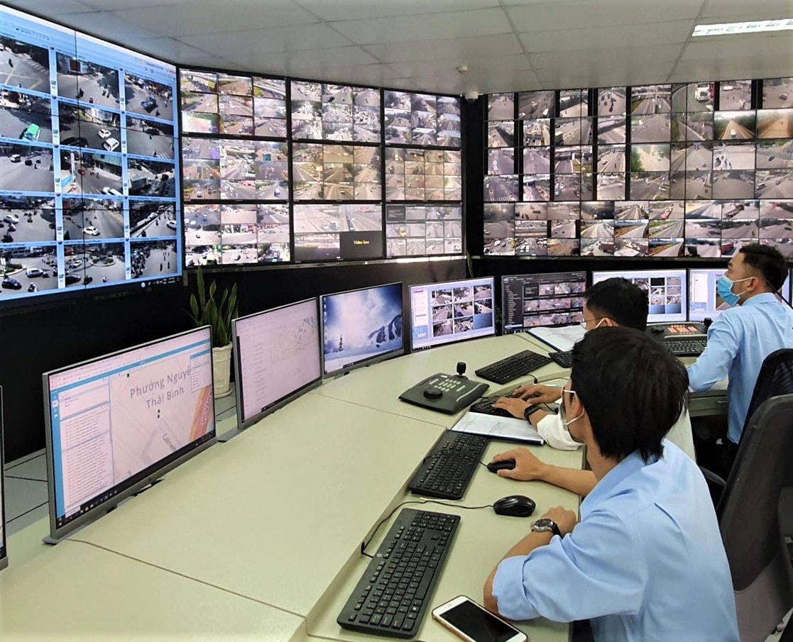 Quan sát camera giám sát hoạt động giao thông, an ninh trật tự tại TP HCM.