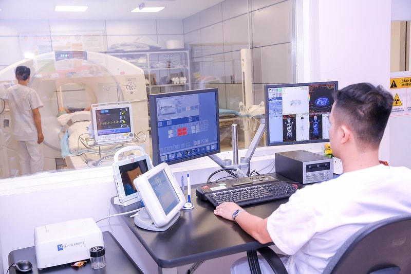Ứng dụng công nghệ trong khám chữa bệnh.