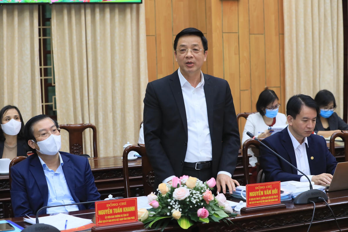 Trưởng Ban Dân vận, Chủ tịch Ủy ban MTTQ Việt Nam tỉnh Quảng Ninh Nguyễn Văn Hồi phát biểu tại Hội nghị.