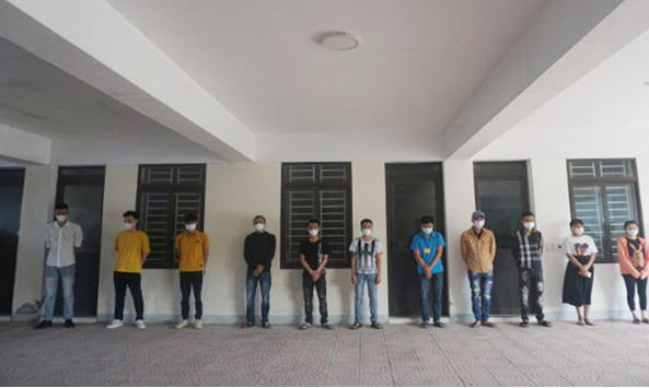 Các đối tượng vừa bị khởi tố.