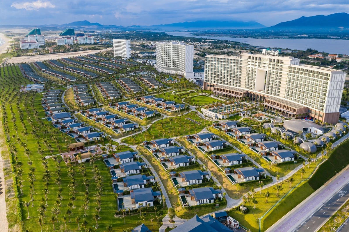 Bãi Dài ngày nay – Một trong những thủ phủ du lịch của Khánh Hòa.