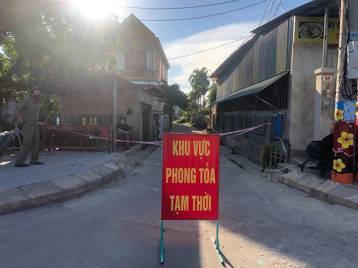 Hiện tỉnh Quảng Trị đã tiến hành phong tỏa tạm thời 7 khu vực liên quan đến những ca nhiễm Covid-19.