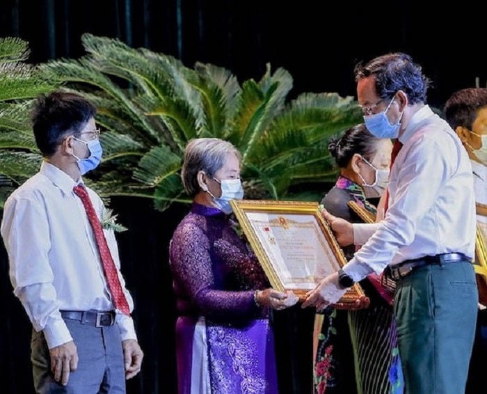 Nhiều hoạt động tri ân anh hùng, liệt sĩ và nhân chứng lịch sử 30-4 