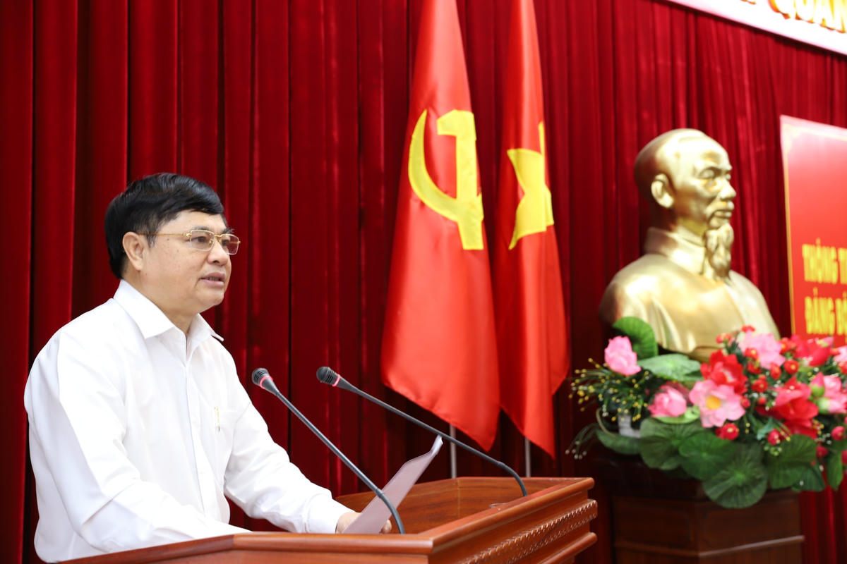 Ông Phạm Minh Tấn-Phó Bí thư Tỉnh ủy Đắk Lắk phát biểu tại buổi họp.