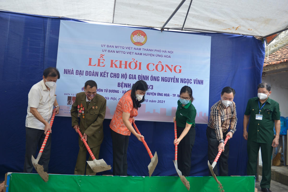 Khởi công xây dựng nhà Đại đoàn kết cho gia đình ông Nguyễn Ngọc Vĩnh.