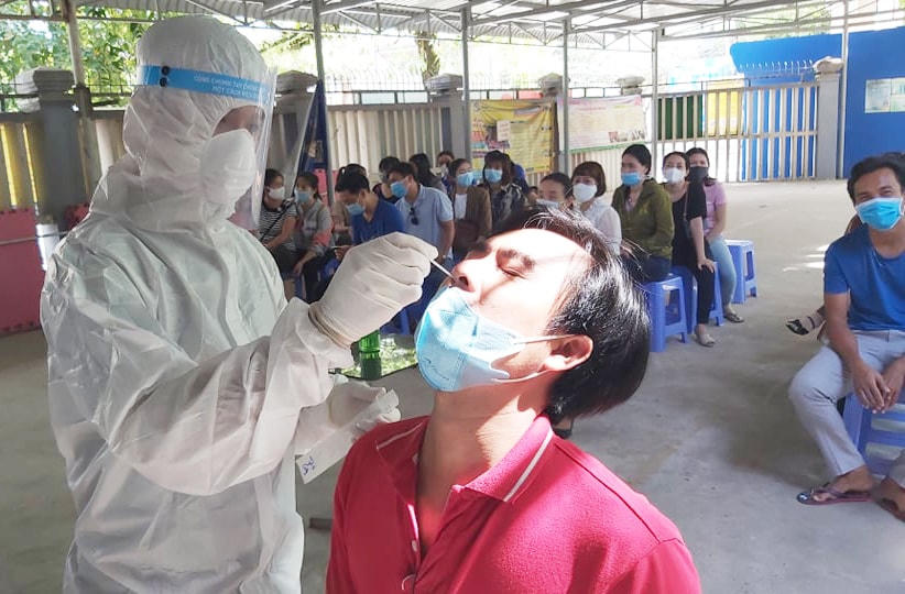 Trước đó Phú Quốc test nhanh cho giáo viên xem thi. 