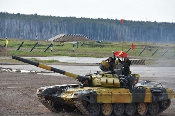 Đội tuyển Việt Nam đã giành Huy chương Bạc, bảng B ở nội dung Tank biathlon tại Army Games 2019. Ảnh: qdnd.vn.