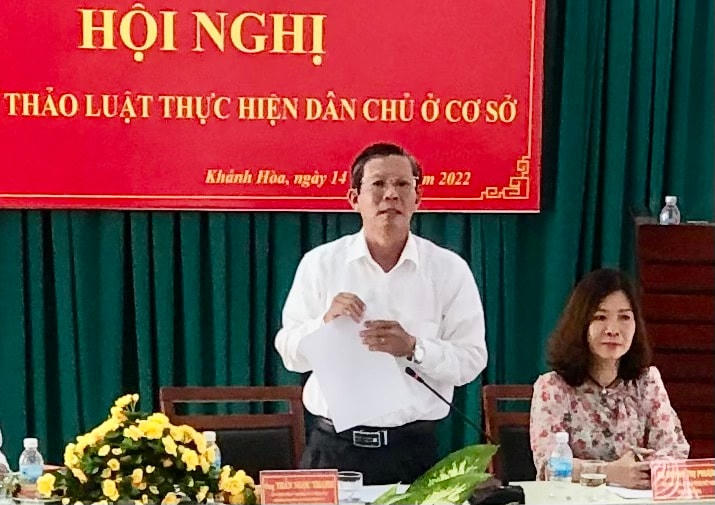 Ông Trần Ngọc Thanh, Chủ tịch Ủy ban MTTQ tỉnh Khánh Hòa đang phát biểu tại Hội nghị.