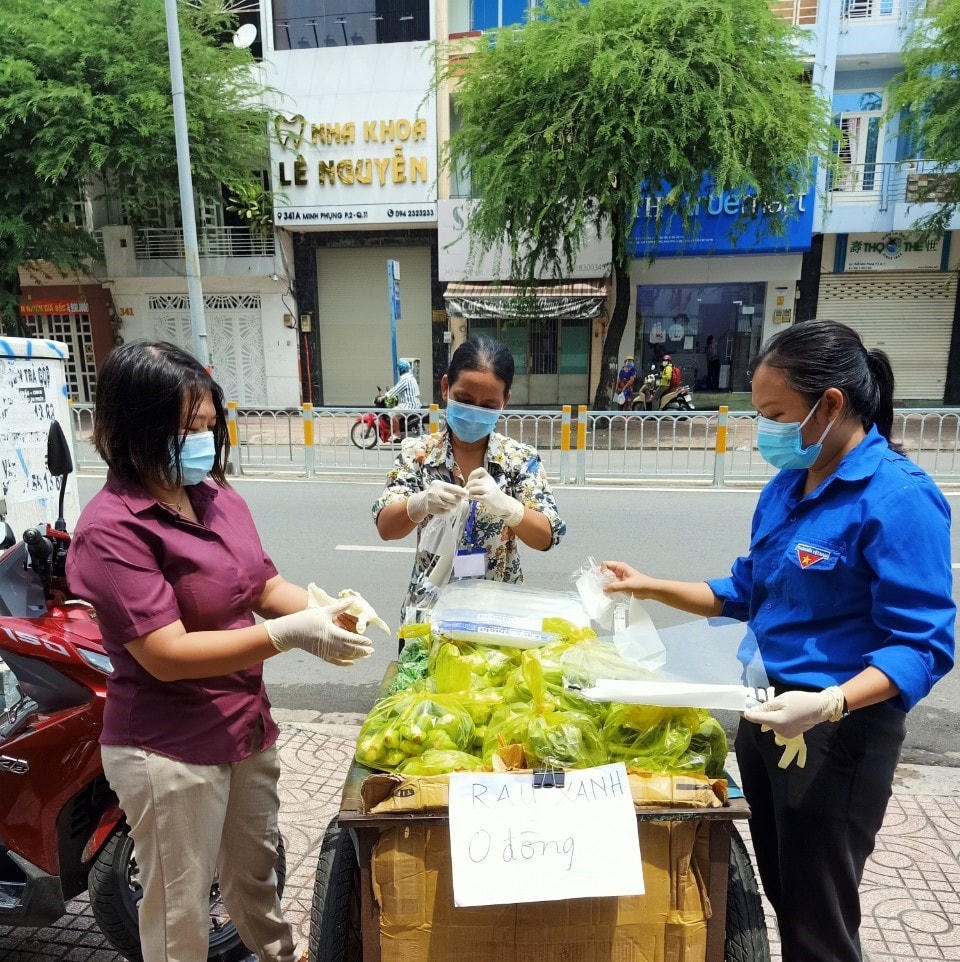 Công tác hỗ trợ người dân gặp khó khăn do tác động của dịch Covid-19 tại TP HCM trong thời gian qua được triển khai khá hiệu quả.