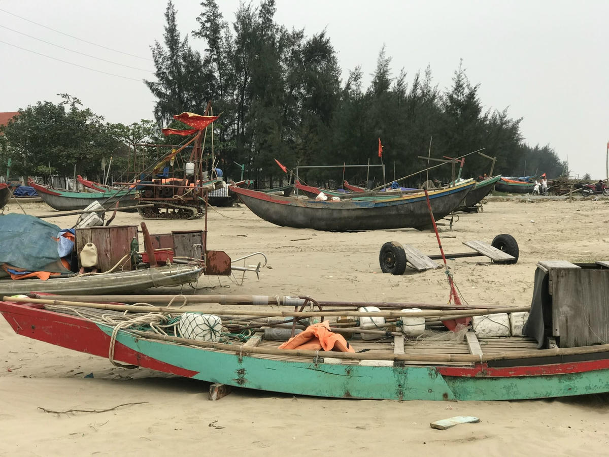 Làng chài Cương Gián ngày càng thiếu vắng lao động trẻ.