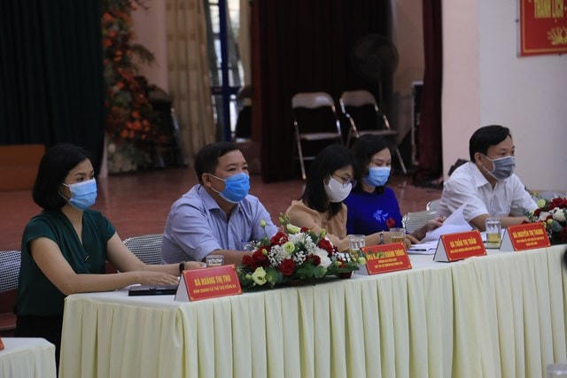 Cử tri thực hiện nghiêm công tác phòng chống dịch Covid-19.  