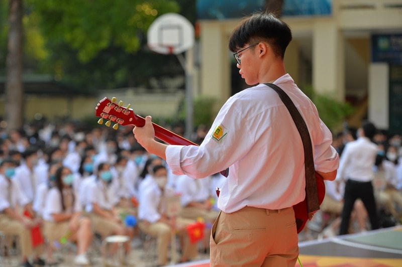 Khai giảng nhanh gọn giữa mùa Covid-19 ở ngôi trường THPT tự chủ duy nhất tại Hà Nội