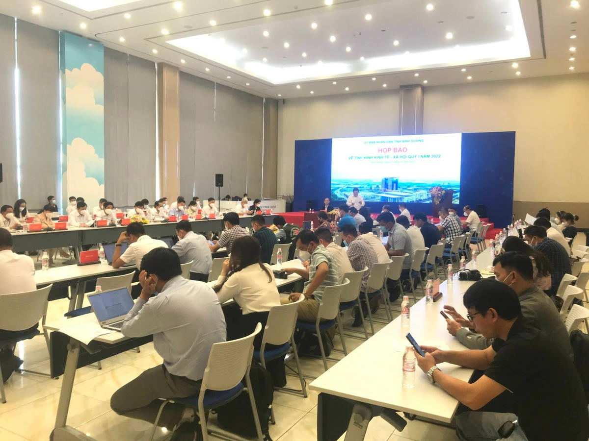 Quang cảnh buổi họp.