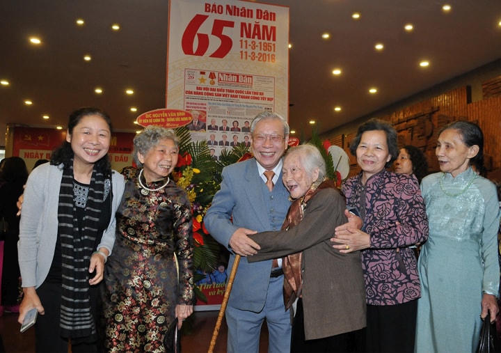 Báo Nhân Dân kỷ niệm 70 năm ra số đầu