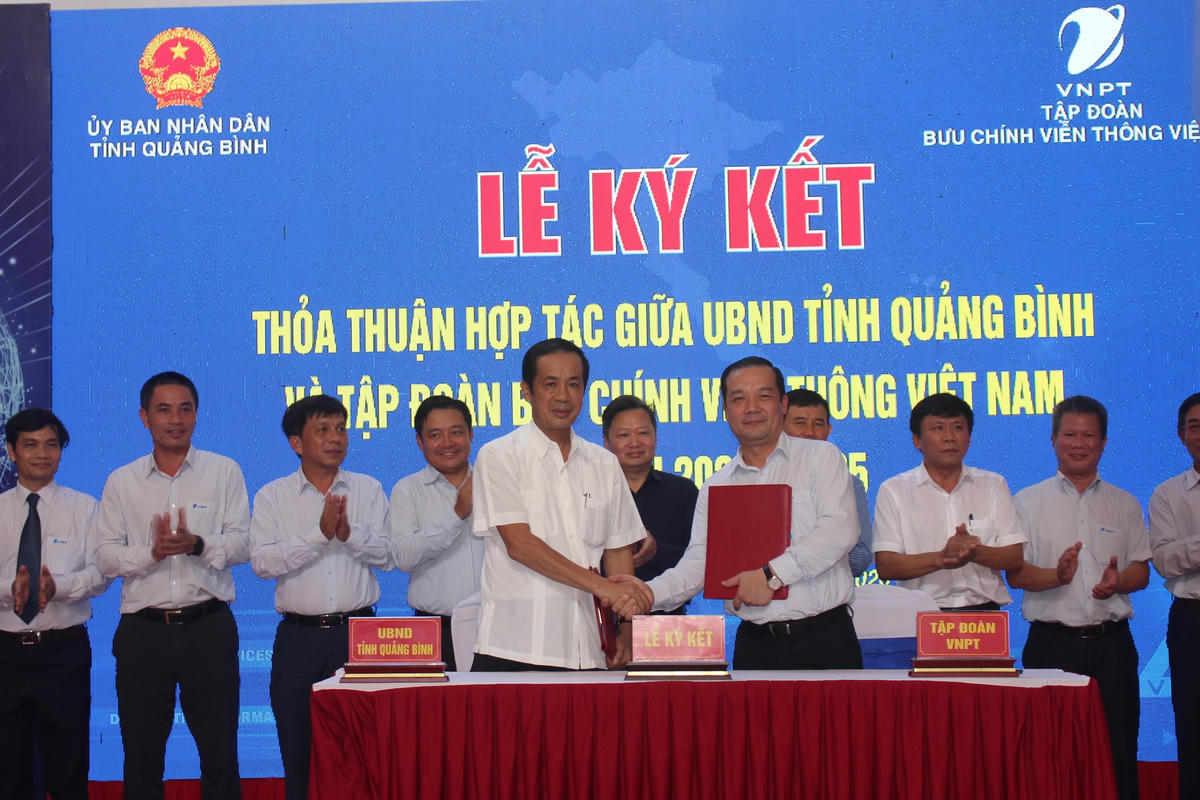 Lễ ký kết thỏa thuận hợp tác giữa UBND tỉnh Quảng Bình và Tập đoàn VNPT giai đoạn 2020-2025. 