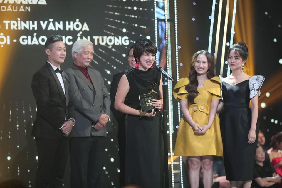 Quán thanh xuân tháng 7 với chủ đề "Về nhà xem phim" nhận giải thưởng Chương trình văn hóa - khoa học - giáo dục ấn tượng