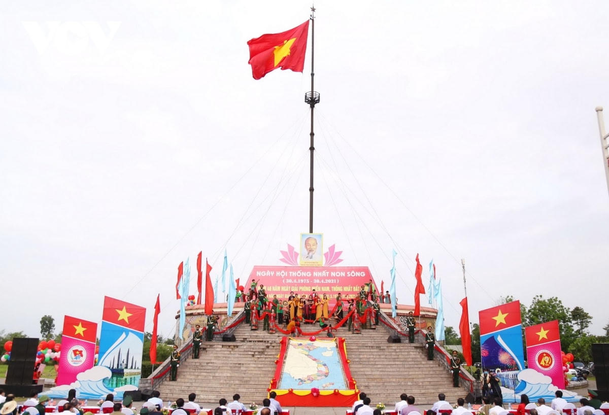 Lễ thượng cờ thống nhất non sông được tổ chức ngắn gọn,&nbsp;thiêng liêng