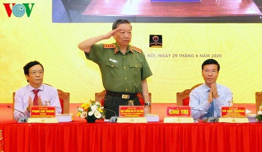 Bộ trưởng Bộ Công an - Đại tướng Tô Lâm và Trưởng ban Tuyên giáo Trung ương Võ Văn Thưởng chủ trì hội thảo. (Ảnh: Trọng Phú).