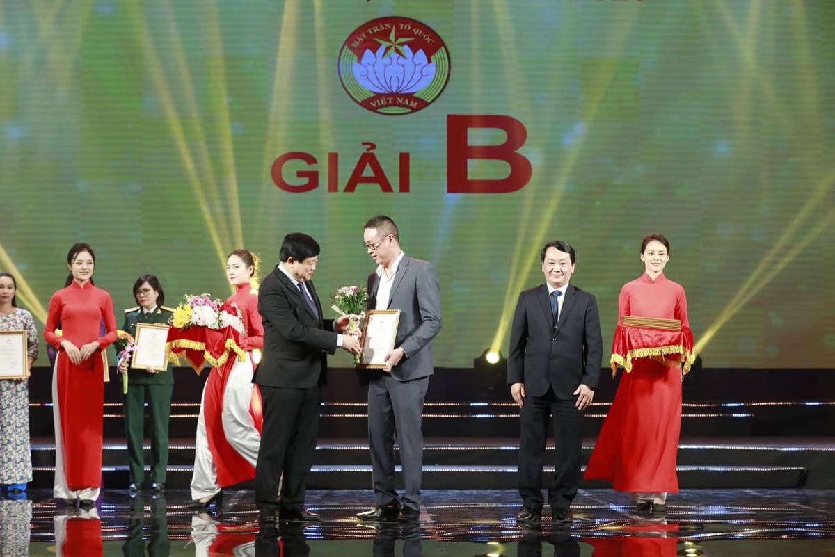 Nhà báo Lai Vũ Mạnh, báo Đại Đoàn Kết vinh dự đạt giải B Giải báo chí “Vì sự nghiệp đại đoàn kết toàn dân tộc” lần thứ XIV.